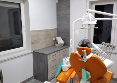 meble do gabinetu lekarskiego dentystycznego na wymiar 2 400x284 Realizacje